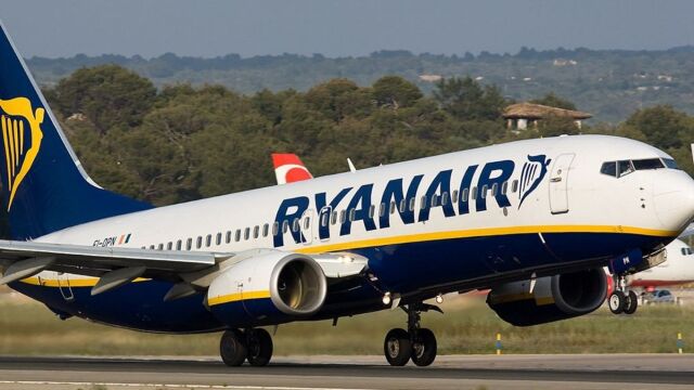 Τρόμος σε πτήση της Ryanair πάνω από την Ευρώπη: Επιβάτες "πετιούνται στο ταβάνι" λόγω ακραίων αναταράξεων