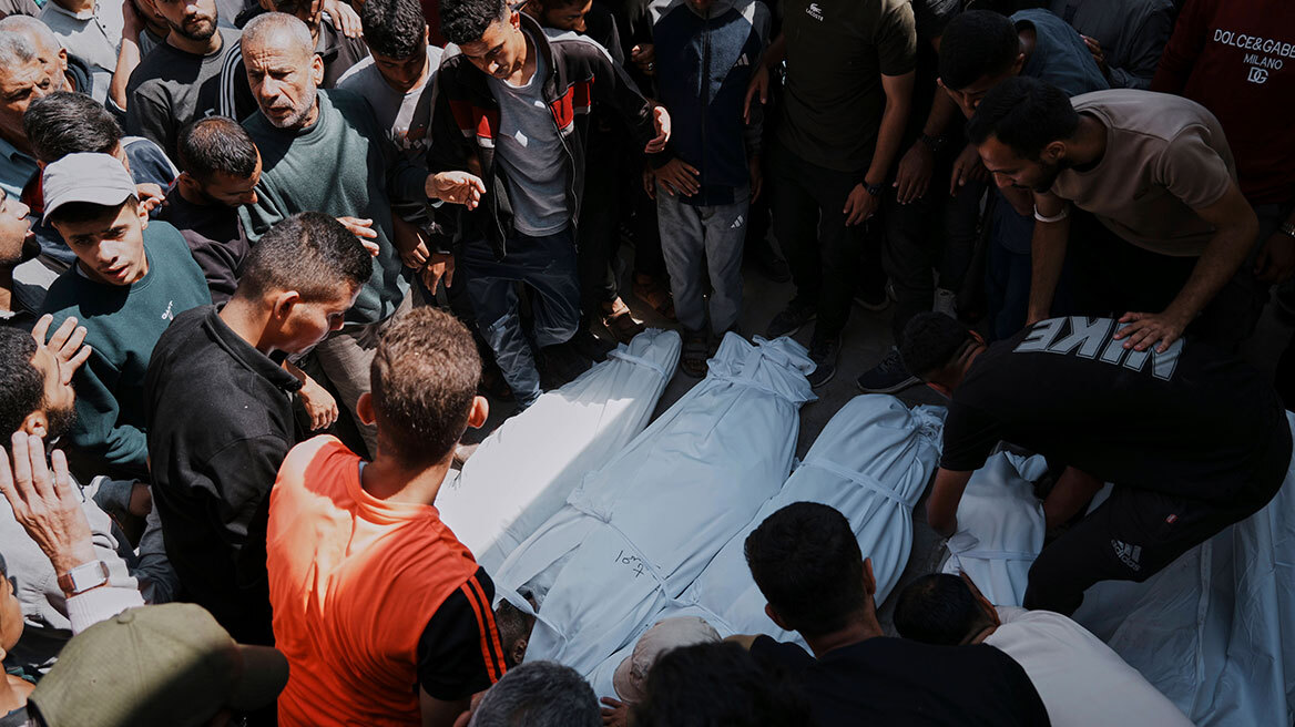 Τουλάχιστον 36 άνθρωποι σκοτώθηκαν από ισραηλινά πυρά κοντά σε κέντρο διανομής ανθρωπιστικής βοήθειας στη Γάζα